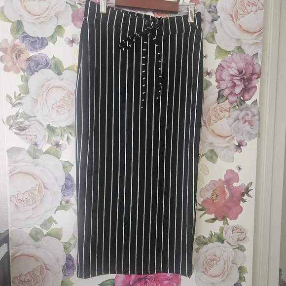 Shein Pinstripe Pencil Skirt - Picture 1 of 6